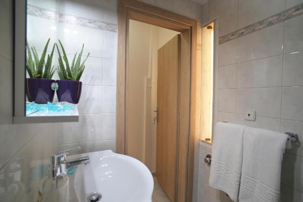 Stylish Modern Apartment, Nilie Hospitality Mgmt سالونيك المظهر الخارجي الصورة